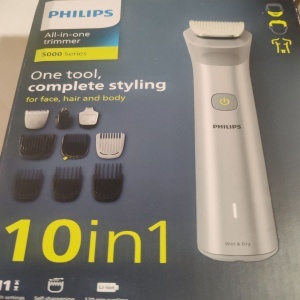 Aparat de tuns barba si parul 10 in 1 PHILIPS Multigroom All in One MG5920/15, tehnologie BeardSense, lame din otel cu auto-ascutire, 11 setari de lungime, rezistent la apa, husa, Negru / Argintiu, Resigilat, Grad A - Img 2