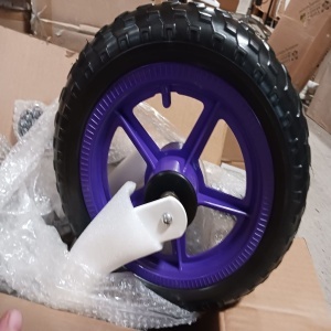 Bixe bicicleta fara pedale, cadru aluminiu, roti 12 inch, varsta 2-5 ani, alb/mov - Verificat A · Re-Bloom - Img 5