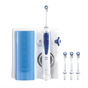 Irigator bucal Oral B. 5 trepte de intensitate. 4 capete intradentare. 600 ml. Alb, Resigilat, Grad A