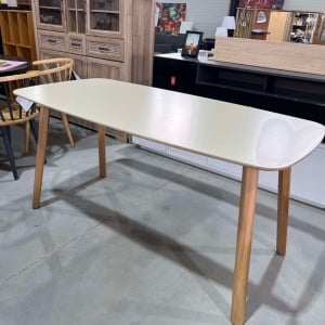 Cumpara Masa Tables Otto, lemn masiv, natur, 178 x 78 x 74,5 cm de la Chilipirul-zilei în rate, cu cardul sau plata la livrare!