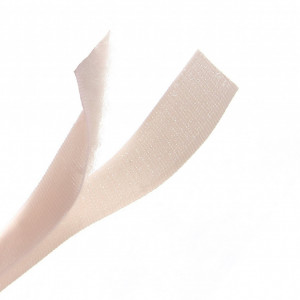 Rola de banda de cusut cu carlig si bucla TUKA-i-AKUT, fibre sintetice, bej, 25 m x 25 mm