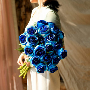 Set de 10 trandafiri artificiali Hawesome, matase/plastic, verde/albastru inchis, 54 cm - Img 5