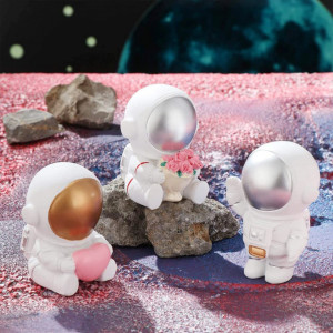 Set de 2 figurine astronaut pentru decorare tort Ropniik, rasina, multicolor, 4, 5 x 6 cm - Img 2