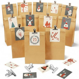 Set de 24 pungi cu autocolante si clipsuri pentru calendar de advent DazSpirit, hartie, metal, maro, 21,5 x 12 x 7 cm 