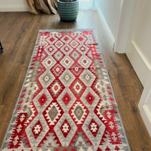 Covor traditional, cu doua fete,gri-bej, dimensiunea 80x200 cm