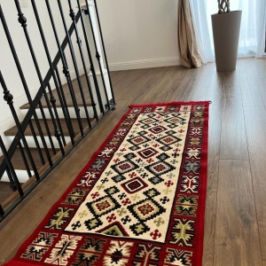 Covor traditional, cu doua fete,rosu-bej, dimensiunea 80x300 cm