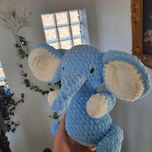 Elefantelul Dumbo, jucarie tricotata manual, handmade, textil, albastru/alb, 25 cm