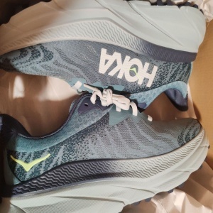 Hoka, Pantofi sport pentru alergare Challenger 7, Alb, Gri carbune, 43, Resigilat, Grad A - Img 2