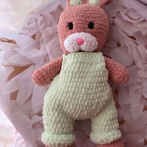 Jucarie de plus Iepurasul Pufosila, lucrata manual, handmade, textil, roz/verde, 48 cm