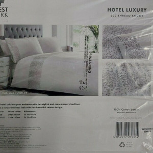 Lenjerie Hotel Luxury din bumbac satinat, animal print/alb, 200 x 200 cm - Img 3