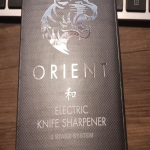 Orient ascutitor electric profesional de cutite, 3 etape de ascutire, baza antiderapanta cu compartiment magnetic, otel, negru - Verificat A · Re-Bloom - Img 7