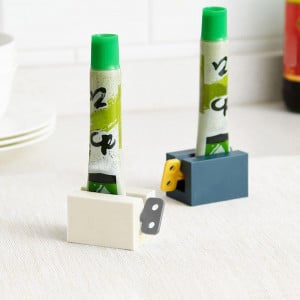 Set 3 storcatoare pentru pasta de dinti Thirei, plastic, multicolor, 4 x 7 x 3,8 cm