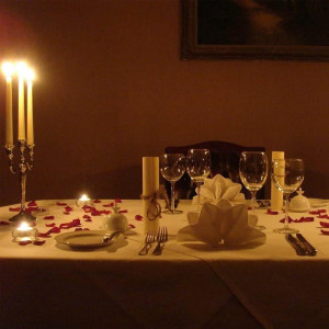 Set de 1500 de petale de trandafir 	DK177, matase, rosu, 4,4 x 4,7 cm