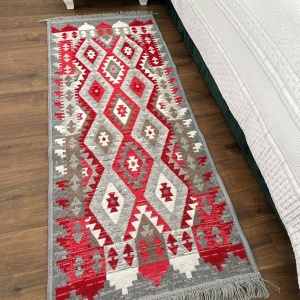 Covor traditional, cu doua fete,gri-bej, dimensiunea 60x150 cm - Img 2