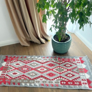 Covor traditional, cu doua fete,gri-bej, dimensiunea 60x150 cm