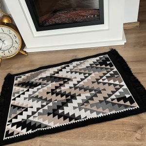 Covor traditional, cu doua fete,negru-bej, dimensiunea 60x120 cm