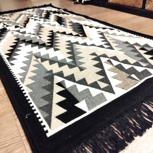 Covor traditional, cu doua fete,negru-bej, dimensiunea 60x150 cm - Img 5