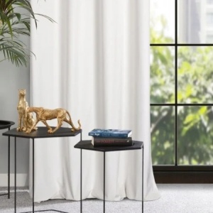 Draperie Ebern Designs din catifea albă imaculată cu textură fină, dimensiuni 140x250cm pentru ferestre standard