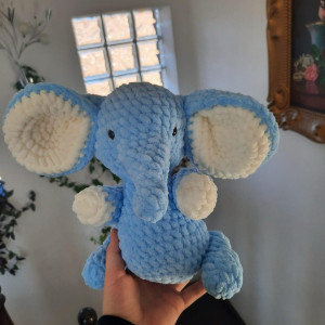 Elefantelul Dumbo, jucarie tricotata manual, handmade, textil, albastru/alb, 25 cm 