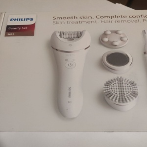 Epilator umed si uscat Philips Seria 9000 BRE740/90, 12 accesorii, 32 pensete, utilizare fara fir, 2 setari de viteza, opti-light, discuri ceramice, Argintiu, Resigilat, Grad A - Img 2