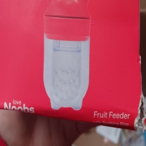 Set 2 Suzete pentru fructe si legume Love Noobs, fara BPA, inel dentitie, rosu, cu 4 tetine suplimentare, Resigilat, Grad A - Img 4