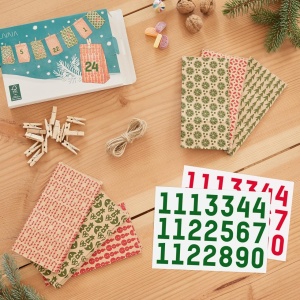 Set calendar de Advent pentru Craciun Livaia, hartie/lemn, multicolor, 51 piese