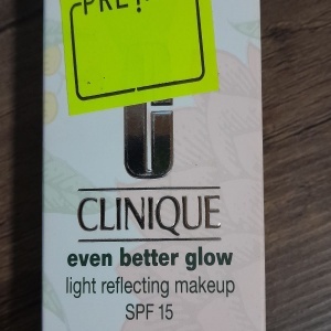 Fond de ten Clinique Even Better Glow Light Reflecting Makeup SPF15 WN 112 Ginger, 30 ml, Resigilat, Grad A - Img 2