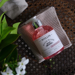 Săpun Lichid Pentru Mâini Scullys, Blush Peony, 300 ml - Img 3