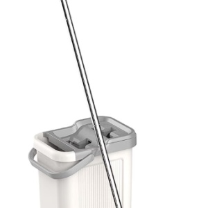 Set de curatenie Kring New Clear, 7.5L, galeata doua compartimente ( clatire + stoarcere), maner telescopic si mop plat + o rezerva, Alb/Gri, Resigilat, Grad A