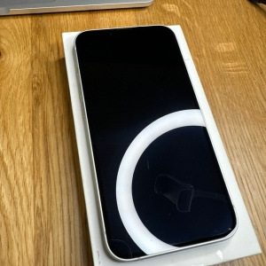 Telefon mobil Apple iPhone 16e, 128GB, 5G, White, Resigilat (Grad A - ca nou), Garantie 12 Luni - Img 10