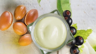Argan és fekete ribizli öregedésgátló krém