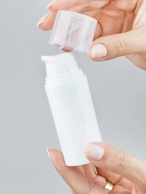 Lyra fehér Airless flakon 30 ml