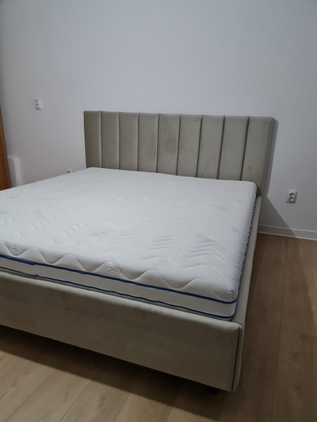 Pat tapitat Ely - Somiera rabatabila si lada de depozitare incluse - Img 3
