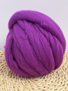 Giant Merino Wool Yarn - Magenta 200 g, 9m