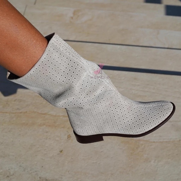 Cizme Madara Short Perforated Cream