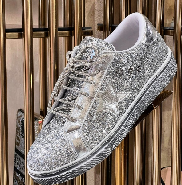 Tenisi Shine Stars
