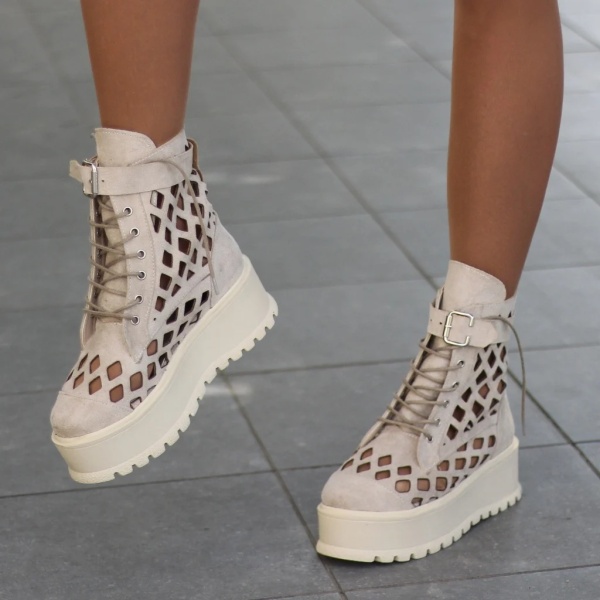 Bocanci Essenza Tall Cream