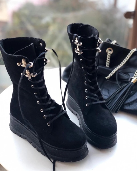 Bocanci Strap Black Suede