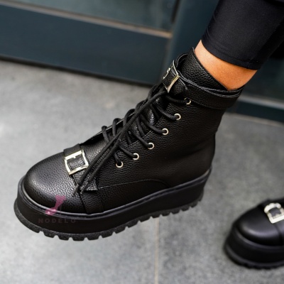 Bocanci Lora Black