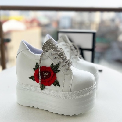 Sneakersi Bloom - Img 1