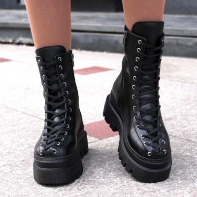 Bocanci Renata Black P.U.