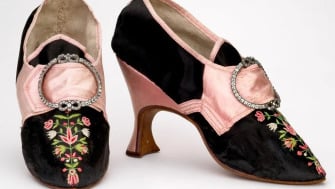 Damele din vechea Venetie si legatura cu tocurile stiletto de azi