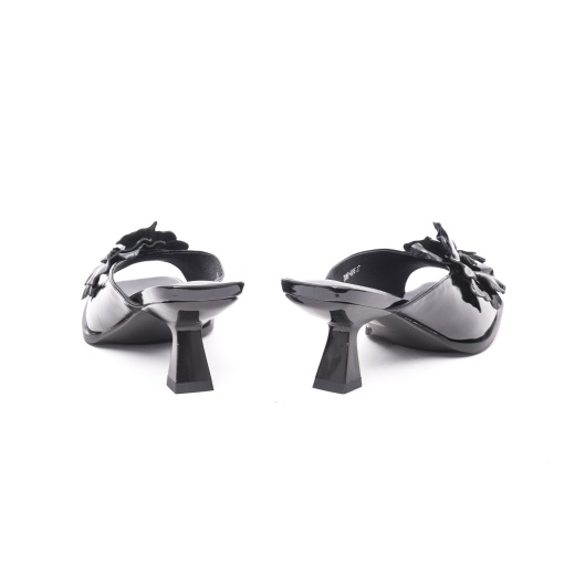 Papuci damă eleganți Feeling Z0307-6595 – negri, lăcuiți, aplicație florală - Img 5