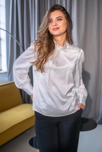 Bluza uni din vascoza cu un croi fluid si rafinat TIFFANY, Hermosa, alb