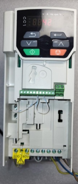 Convertizor de frecventa (VFD) Control Techniques Unidrive M200, 2.2kW / 1x230V