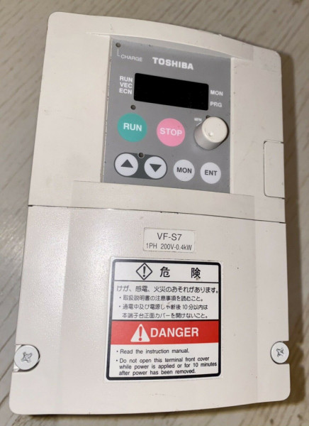 Toshiba VFD Inverter VFS7-2004P-C1, 0.4kW