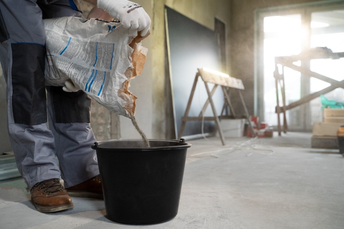 Ghidul Complet pentru Alegerea Mortarului Ideal: Beneficii, Tipuri și Sfaturi de Utilizare