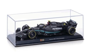 Macheta Bburago Formula 1 1/24 Mercedes AMG F1 W14E Performance #44 cu cu casca 28028/44 - Img 3