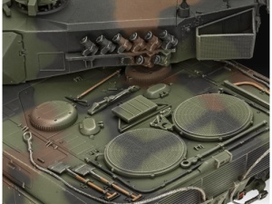 Set Macheta Revell Vehicul Militar 70 De Ani Bundeswehr Leopard 2 A6A2 Rev05631 - Img 4