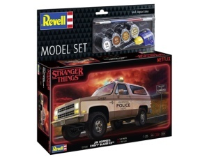 Set Model Jim Hopper Chevy Blazer K5: Stranger Things Revell Cu Accesorii